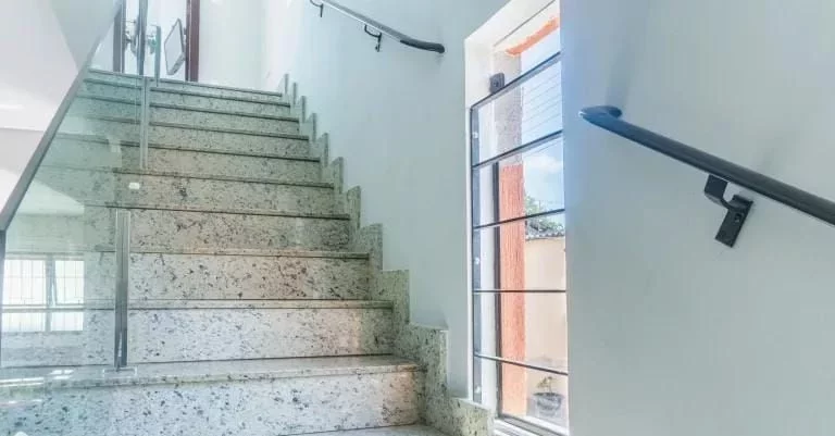 Imagem Sobrado com 3 dormitórios à venda, 159 m² por R$ 649.000,00 - Vila Nova Cintra - Mogi das Cruzes/SP