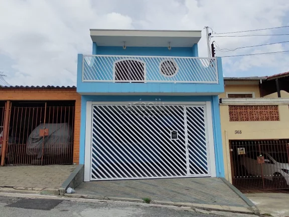 Sobrado em excelente estado de conservação! - 4 dormitórios sendo uma suíte master com Hidromass...