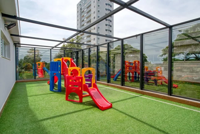 Imagem Apartamento Novo Alto Padrão, 1 Suíte e 2 Quartos, Varanda Gourmet, no Centro!