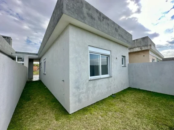 Casa 2 Dormitórios - Bairro Noiva do Mar