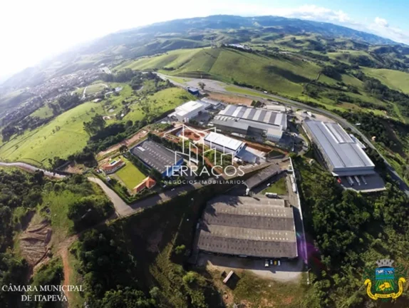 Imagem TERRENO PLANO COM 9.000 M² AO LADO DA RODOVIA FERNÃO DIAS - EXTREMA/MINAS GERAIS.