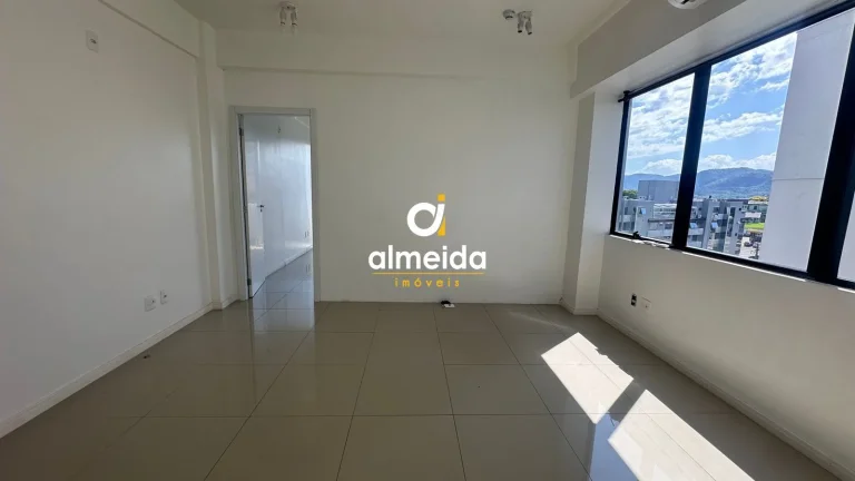 Imagem SALA COMERCIAL COM ÓTIMA LOCALIZAÇÃO