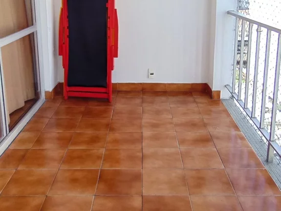 Imagem PITANGUEIRAS - 90 M² ÚTEIS - GARAGEM NO PRÉDIO - VARANDA COM VISTA AO MAR - LAZER - EXCELENTE LOCALIZAÇÃO.