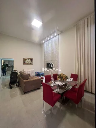 Imagem Casa com 3 dormitórios à venda, 182 m² por R$ 900.000,00 - Jardim Morumbi - Itumbiara/GO