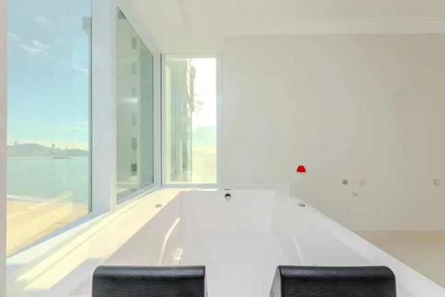 Imagem Apartamento com 4 dormitórios sendo 2 suítes e 4 vagas de garagem em Balneário Camboriú