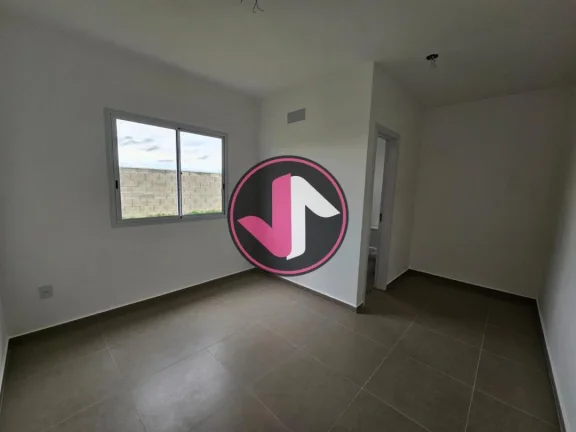 Imagem A casa dos seus sonhos está à venda em Várzea Grande, no bairro Petrópolis. Localizada no condom...