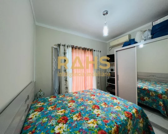 Imagem Excelente Sobrado Geminado com 1 suíte mais 2 quartos no Bairro Boa Vista em Joinville/SC. O imóve...