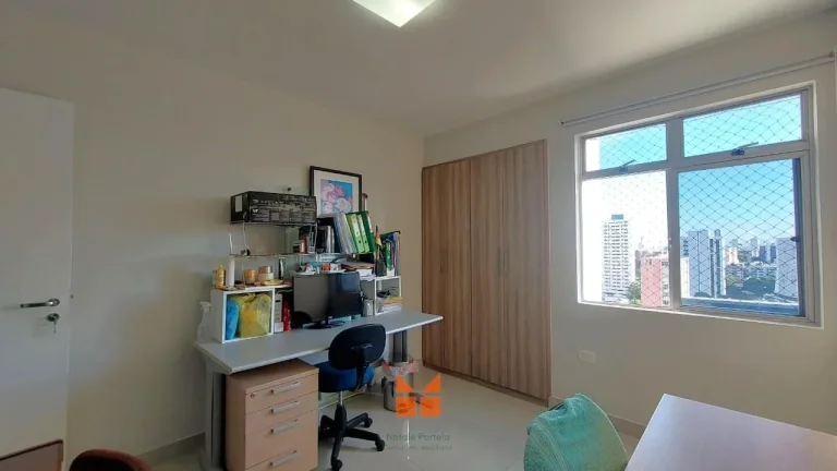 Imagem Lindo e reformado apartamento com 213m2 no Espinheiro!