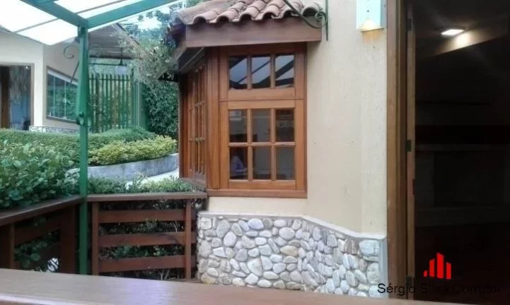 Imagem Casa em Condomínio Fechado para Venda, com 05 quartos em Vila Inglesa.