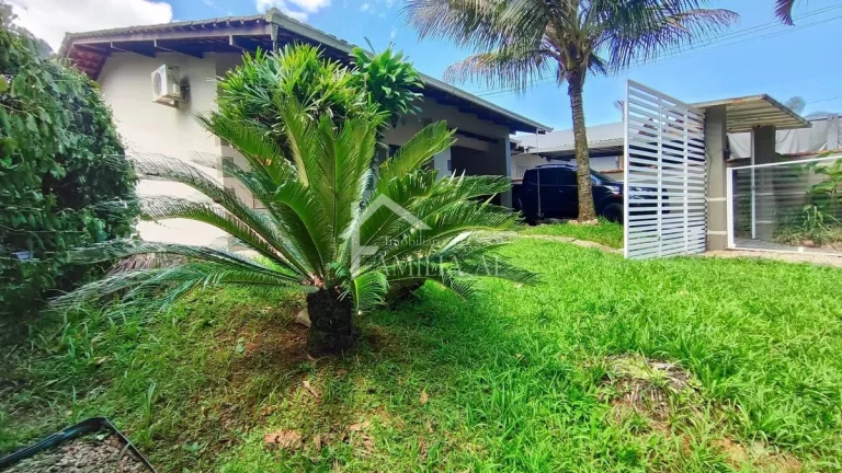Imagem Casa à venda no bairro Saguaçú com 190m²
