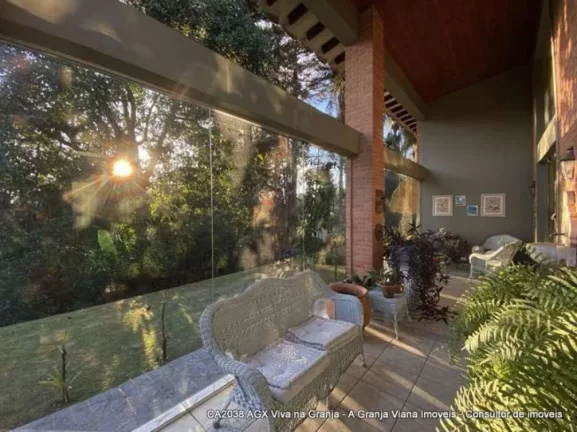 Imagem Chác. Vale do Rio Cotia - 2.650 m² de terreno! 4d(2sts). Linda c/ lareira, adega, piscina e gourmet. Ótima edícula!