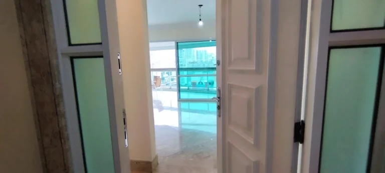 Imagem Apartamento 157 M², 3Q, 3 Suítes, Sala 3 ambientes, 5 Banheiros, 4 Vagas demarcadas, Depósito, Varanda Gourmet, Sauna, Piscina Adulto e infantil.
