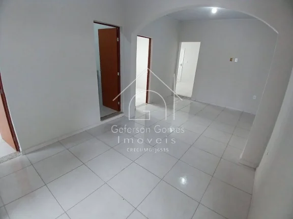 Imagem Casa à Venda - Com 2 pavimentos - Centro - Mantena - MG