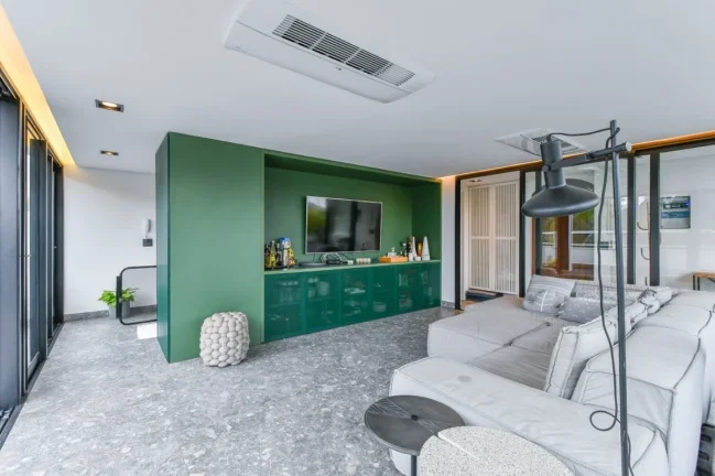 Imagem Cobertura Alto de Pinheiros - 260M², 3 Dorms, 1 Suíte, 2 Vagas Determinadas, Closet, Lareira, Piscina.
