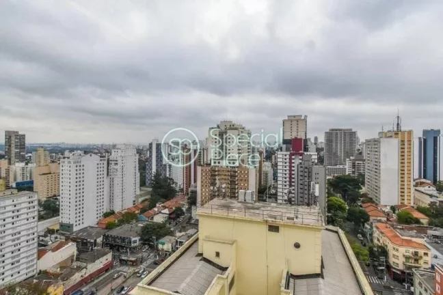 Imagem Cobertura com 87m² de área privativa, 1 suíte e 1 vaga na garagem. Reformada e mobiliada. No prim...