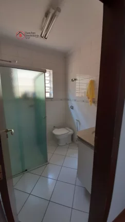 Imagem SOBRADO COM 3 DORMITÓRIOS A VENDA PRÓXIMO AO METRÔ VILA PRUDENTE, SOMENTE 8 MINUTOS A PÉ. 2 VAGAS DE GARAGEM. QUINTAL ARBORIZADO.