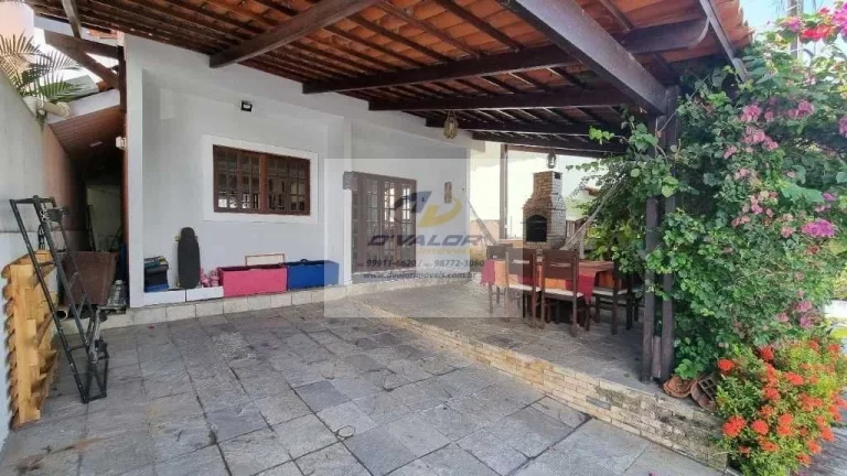 Imagem Vendo Casa, em Condomínio Fechado, com 100 m², 3 quartos s/ 1 suíte, espaço gourmet e 2 vagas