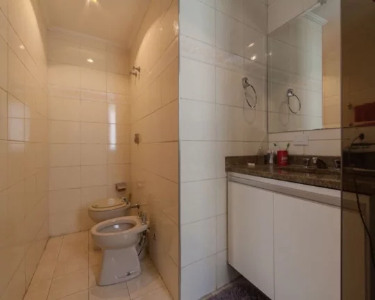 Imagem Higienópolis apartamento à venda em Prédio Vintage com 4 suítes e 2 vagas, 530m²