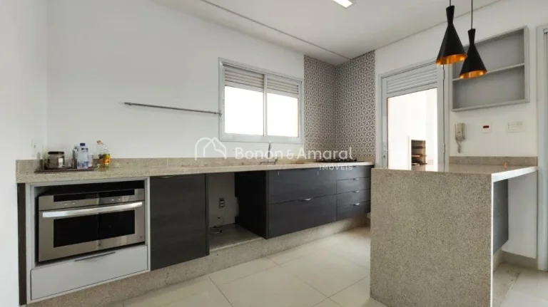 Imagem Lindo apartamento em andar alto, com sol da manhã e uma vista privilegiada. Originalmente com três...