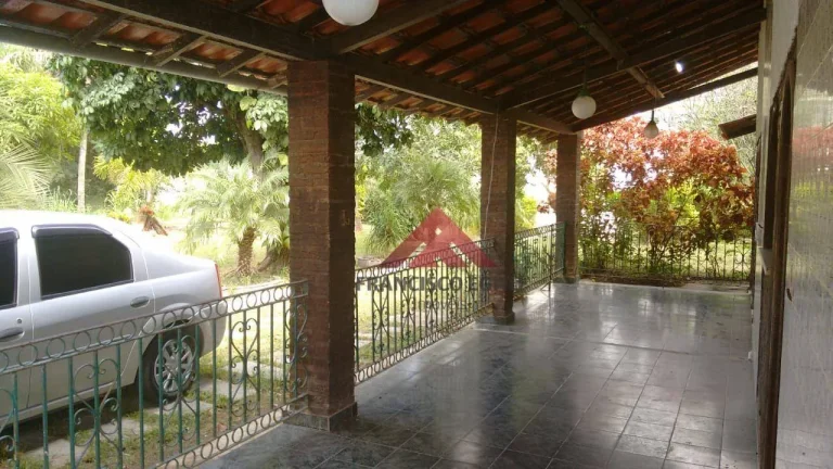 Imagem Casa com 6 dormitórios à venda, 300 m² por R$ 900.000,00 - Vila Capri - Araruama/RJ