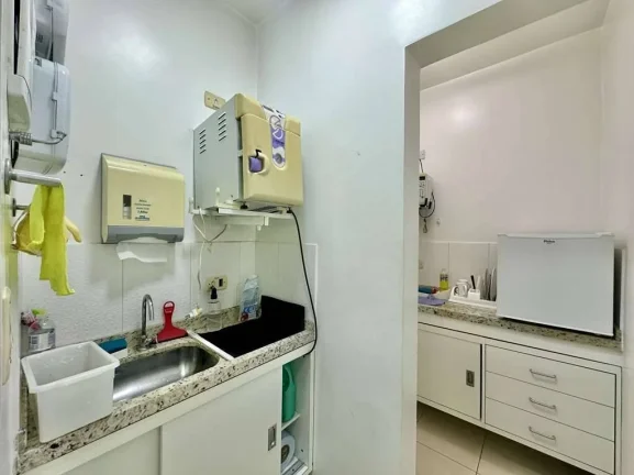 Imagem Sobrado COMERCIAL - 6 salas, recepção, 2 vagas - próx. ao Portal do Morumbi