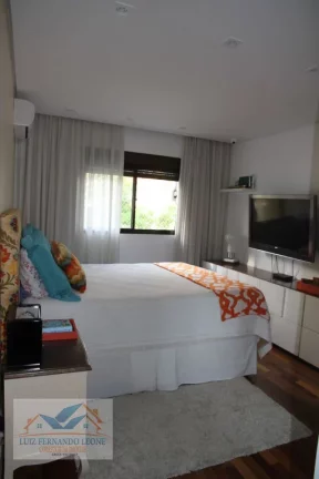 Imagem Apartamento Alto Padrão, 1 por andar, à Venda no Campo Belo: 3 suítes e 3 vagas. R$ 2.800.000,00