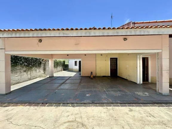 Imagem Cond. Vila Velha - Casa 80% TÉRREA, 3 suítes, lote 1.5 46m² plano!