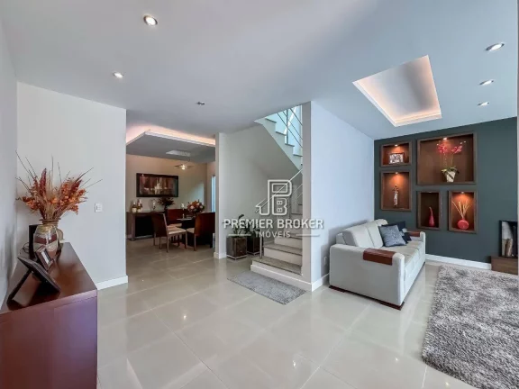 Imagem Casa com 3 dormitórios à venda, 192 m² por R$ 1.270.000,00 - Pimenteiras - Teresópolis/RJ