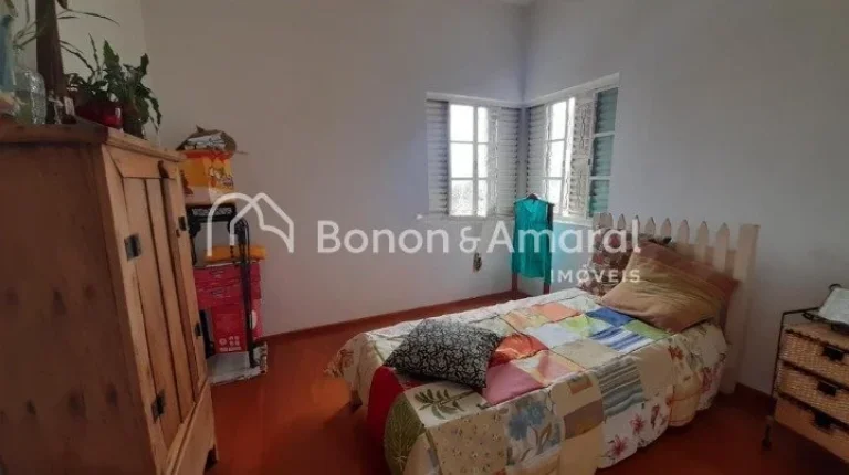 Imagem Localizada no charmoso condomínio Mirante do Lenheiro, esta ampla e aconchegante casa oferece o equ...