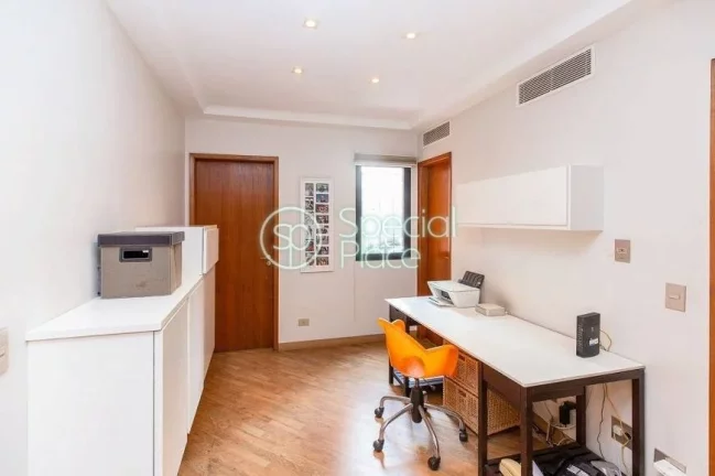 Imagem Prédio cobiçado em Moema Pássaros 220 metros 4 dormitórios 3 suítes copa e cozinha quarto e ban...