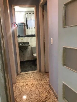 Imagem Aconchegante apartamento à venda com 2 quartos, sendo 1 suíte, e 2 banheiros no total. O condomínio ?(C) bem equipado com diversas instalações, apropriad