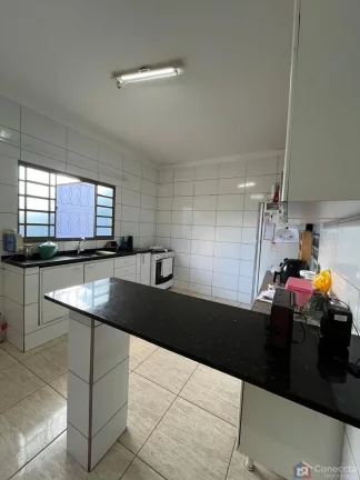 Imagem Casa à Venda no Alto Limoeiro em Patos de Minas-MG com 3 Quartos e 308m² Imóvel com Suíte, Arquitetura Moderna e Localização Privilegiada