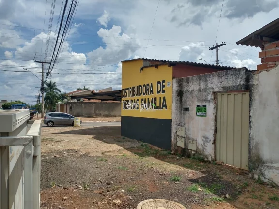 Imagem Casa em rua comercial bairro capuava Goiania -Go