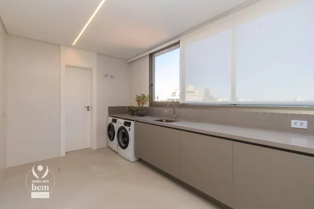 Imagem 1 apartamento por andar de 265m², 3 suítes, 2 lavabos, com 4 vagas de garagem à venda, por R$ 5.400.000 - Juvevê