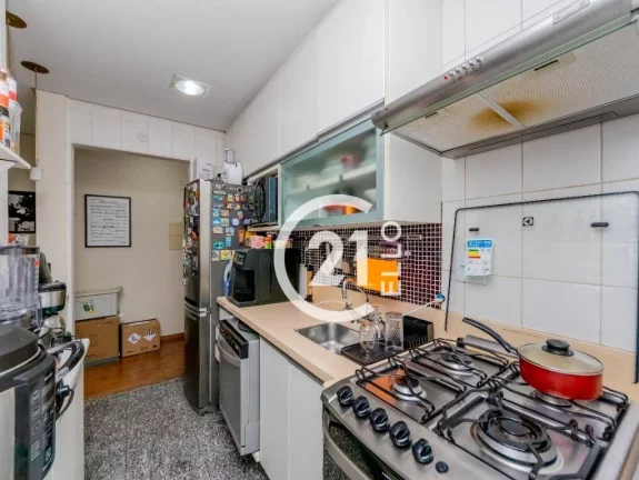 Imagem Apartamento moderno, reformado, no Itaim Bibi