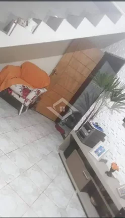 Imagem Casa Duplex 3 Quartos, Suíte e 2 Vagas – Comendador Soares
