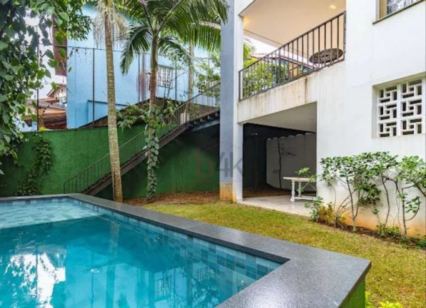 Imagem Casa mobiliada de à venda no Alto da Boa Vista, com 4 suítes, piscina, sauna e rooftop gourmet.
