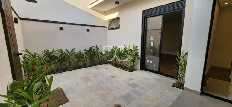 Imagem Condomínio Terras de São Francisco - Venda Casa Térrea AC 124 m² | AT 180 m² | 3 Dorm | 1 Suíte | 3 Ban | 2 Vagas