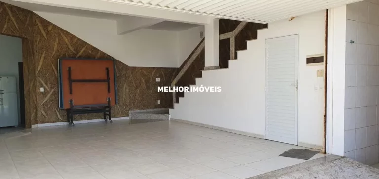 Imagem Casa Frente Mar á venda com 5 dormitórios sendo 1 suíte com vista mar em Balneário Piçarras