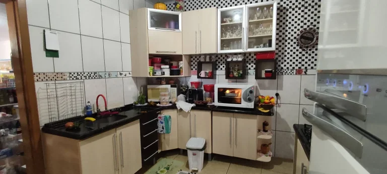 Imagem Casa à venda com sala comercial em São Miguel do Iguaçu - Bairro Cataratas - Imóvel de esquina com churrasqueira e energia solar