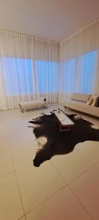 Imagem Casa em condomínio de luxo no bairro Caguassu em Sorocaba-SP: 3 quartos, 1 suíte, 4 banheiros, 4 vagas de garagem.