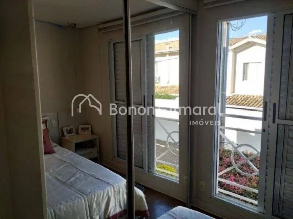 Imagem Casa com 3 quartos, sendo um suíte, com armários e ar condicionado, sala living três ambientes, c...