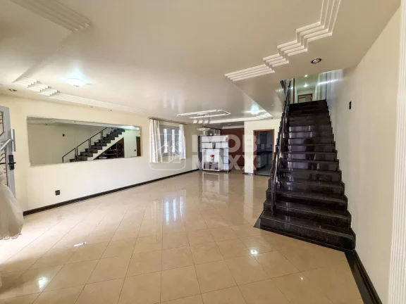 Imagem Casa para Alugar no Núcleo Bandeirante, 5 Quartos, 3 Suítes, 378m²