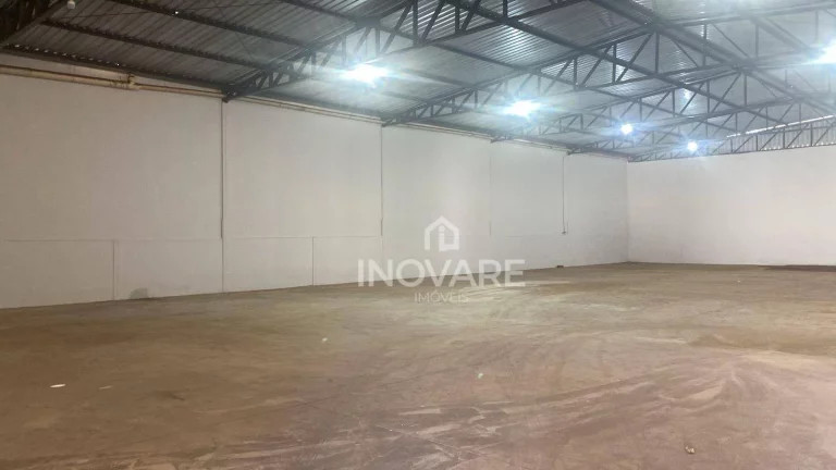 Imagem Galpão para alugar, 527 m² por R$ 5.000,00/mês - Afonso Pena - Itumbiara/GO