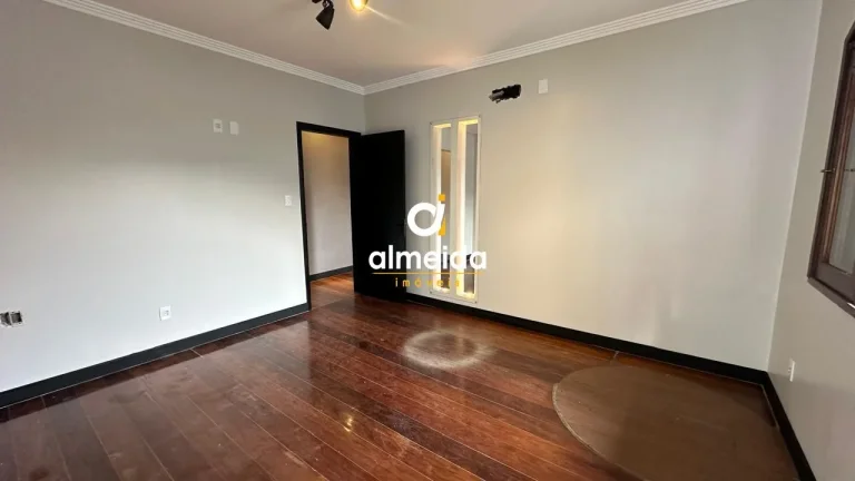 Imagem Casa 3 dormitórios à venda Nossa Senhora de Lourdes Santa Maria/RS