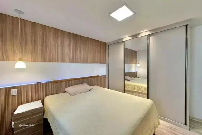 Imagem Localizado no charmoso bairro da Savassi, este espaçoso apartamento de 90 metros quadrados oferece ...