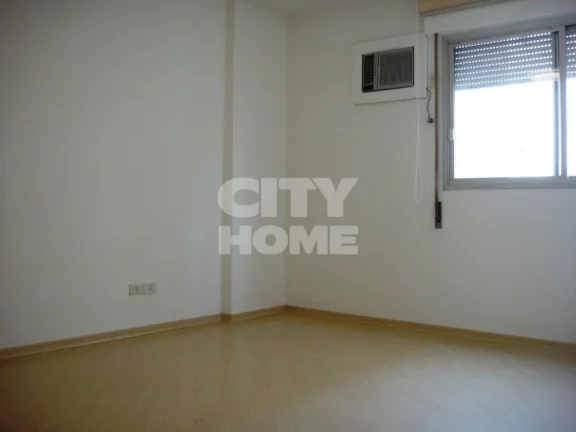 Imagem Apartamento reformado super espaçoso com 240m², 04 dormitórios ( 2 suítes ) e 2 vagas na garagem...