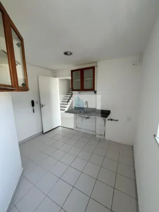 Imagem Imperdível cobertura à venda em Curicica, Rio de Janeiro - 2 quartos, 1 sala, 1 banheiro, 2 vagas de garagem, 130m² de área.