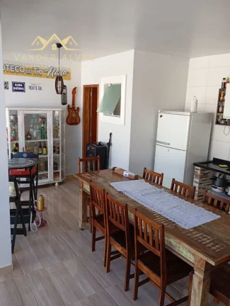 Imagem Imperdível oportunidade de adquirir sua casa dos sonhos em Pontal do Paraná-PR, Balneário Praia de Shangrilá! 3 quartos, 1 suíte, 2 salas, 2 vagas de garagem, 300,00 m² de área.