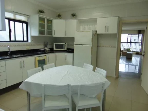Imagem Praia de Pitangueiras, centrinho, 100 metros da praia, excelente lazer, 2 garagens, local nobre, alto padrão !!!